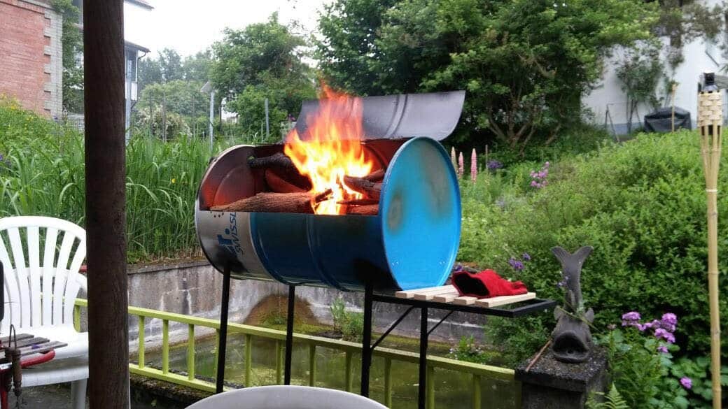 Individuell gefertigter Fassgrill aus Stahl